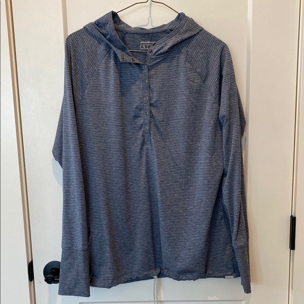 Eddie Bauer Women’s Light Weight‎ Hoodie.  Large.  Gray/White Stripe.